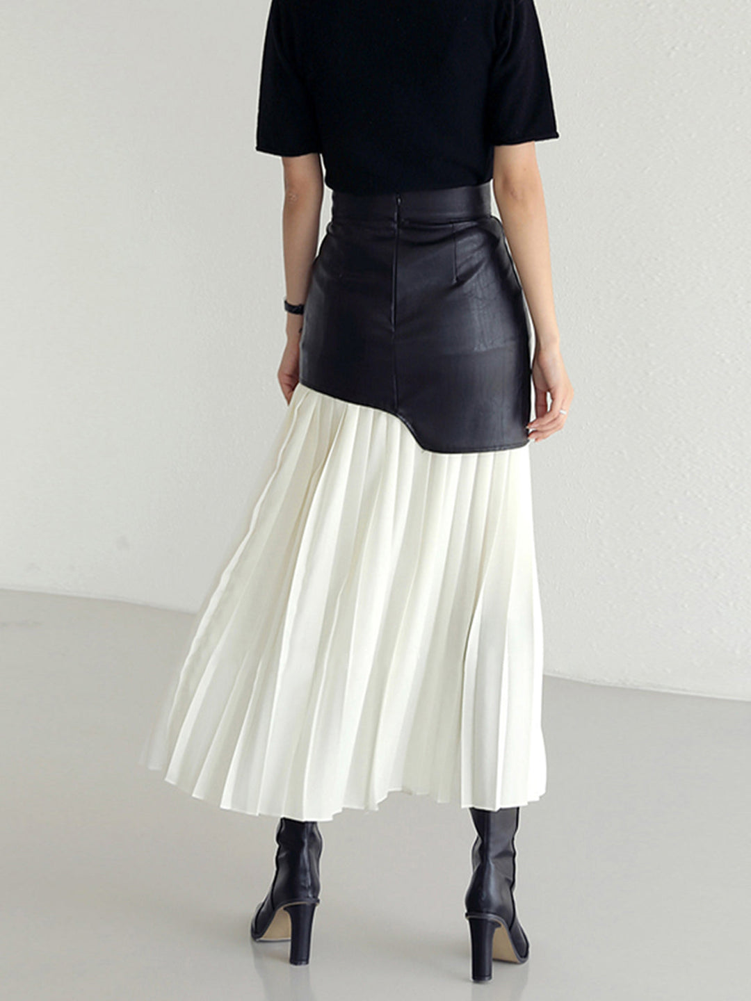 Astrid | Dame Midi Lang Nederdel Til Forår Med Asymmetrisk Design