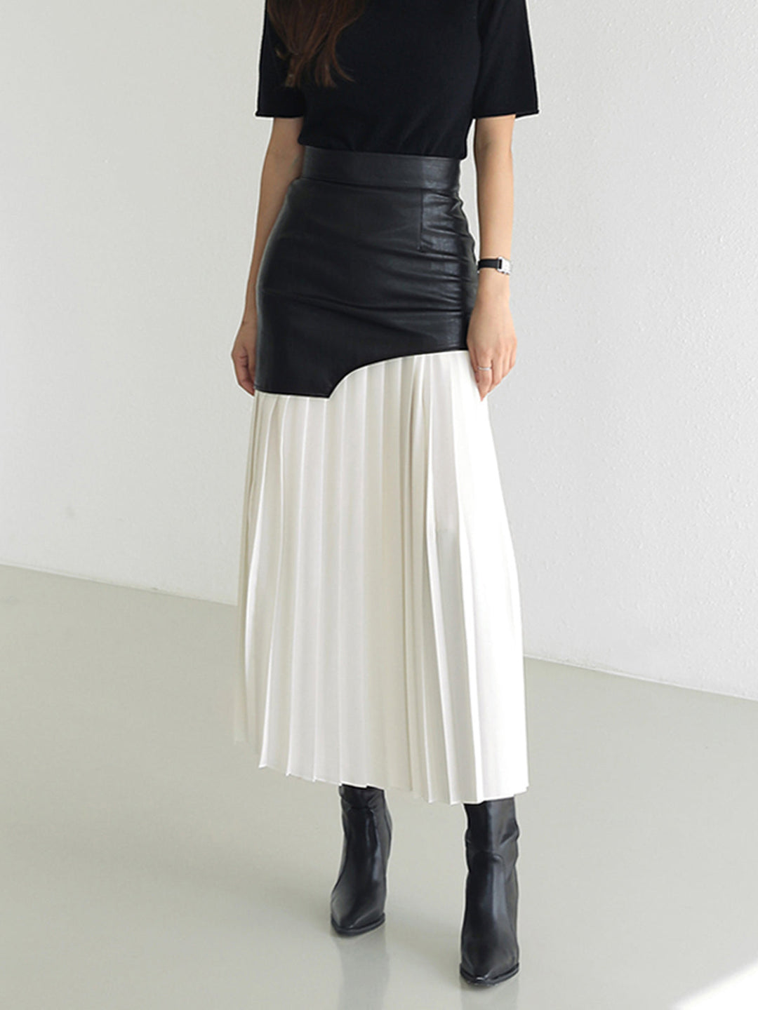 Astrid | Dame Midi Lang Nederdel Til Forår Med Asymmetrisk Design