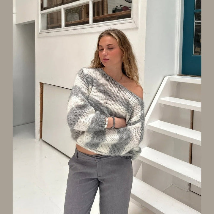 Bodil | Dame Striktrøje Med Striber Oversized Pasform Og Rund Hals