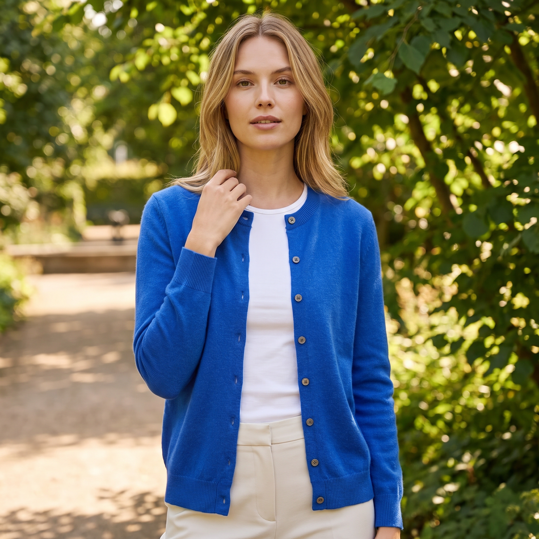 Ella | Dame Strikket Cardigan Med Rund Hals Og Knaplukning