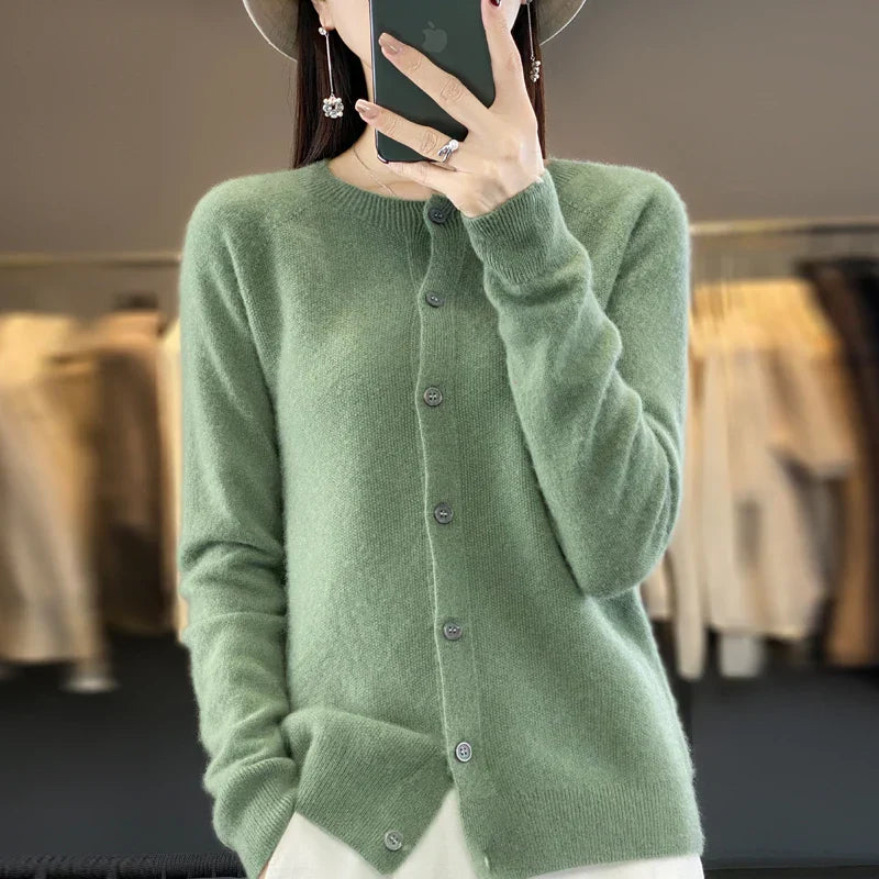 Helle | Dame Cardigan Med Rund Hals Og Knaplukning