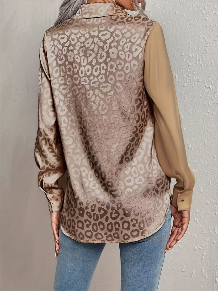 Astrid | Dame Satinbluse Med Lange Ærmer Og Leopardprint