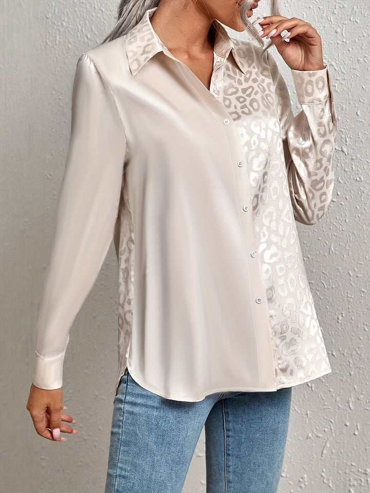 Astrid | Dame Satinbluse Med Lange Ærmer Og Leopardprint