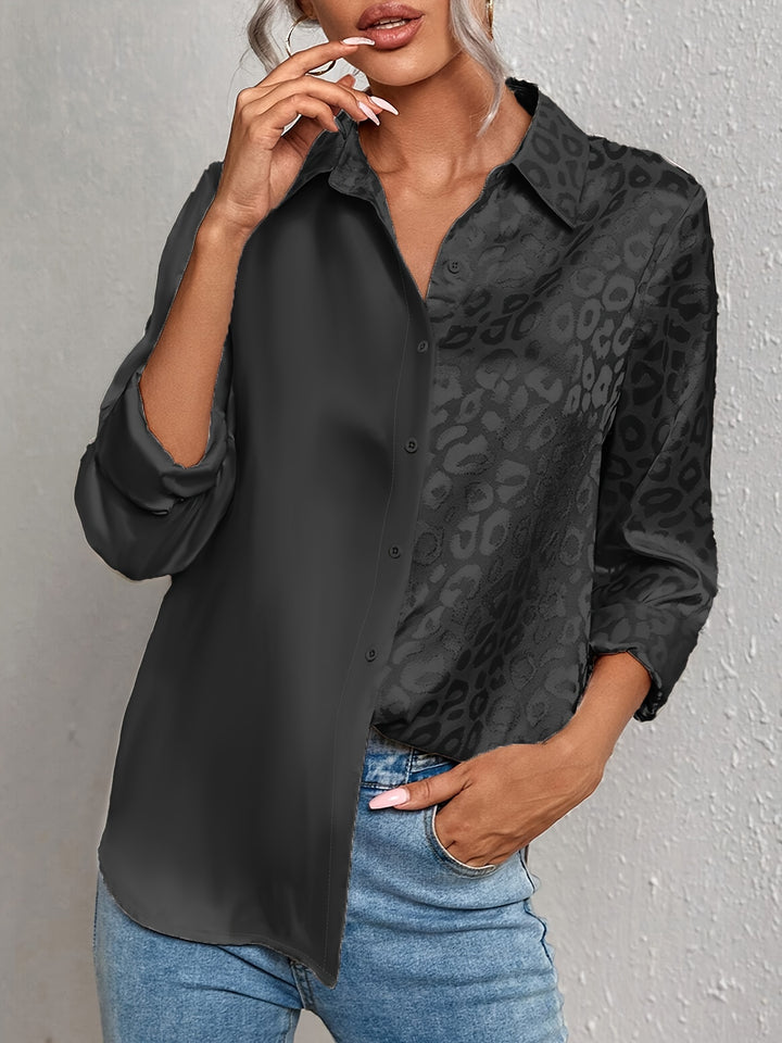 Astrid | Dame Satinbluse Med Lange Ærmer Og Leopardprint