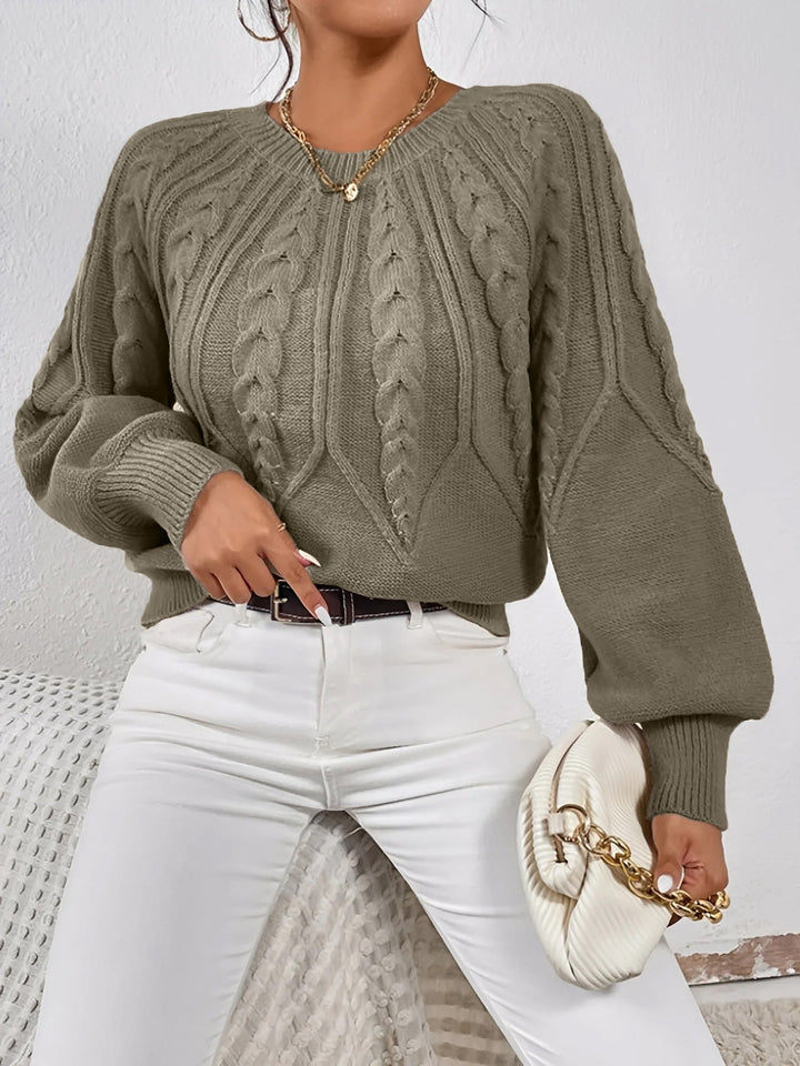 Kirsten | Dame Cable-Knit Sweater Med V-Hals Og Ballonærmer
