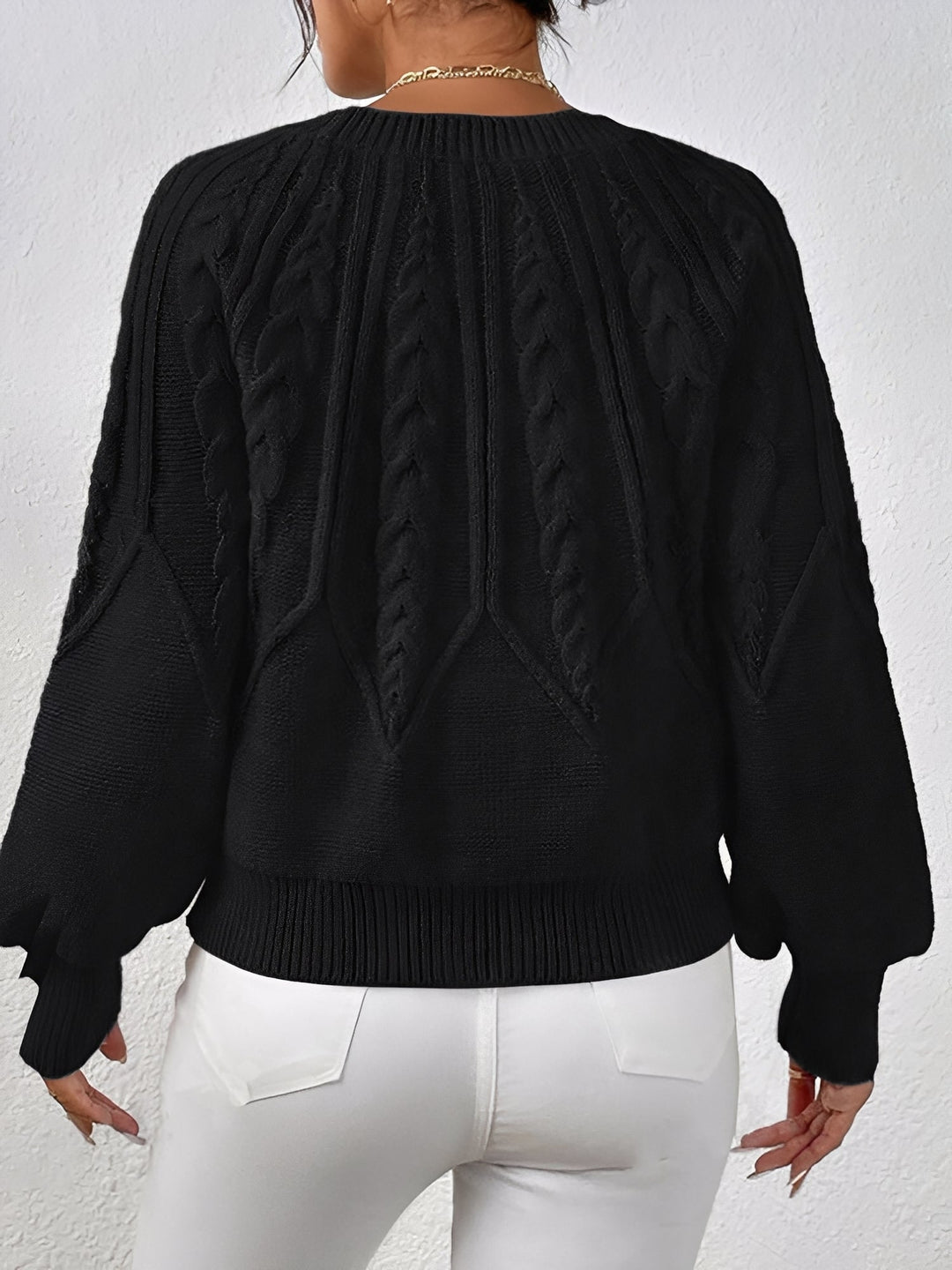Kirsten | Dame Cable-Knit Sweater Med V-Hals Og Ballonærmer