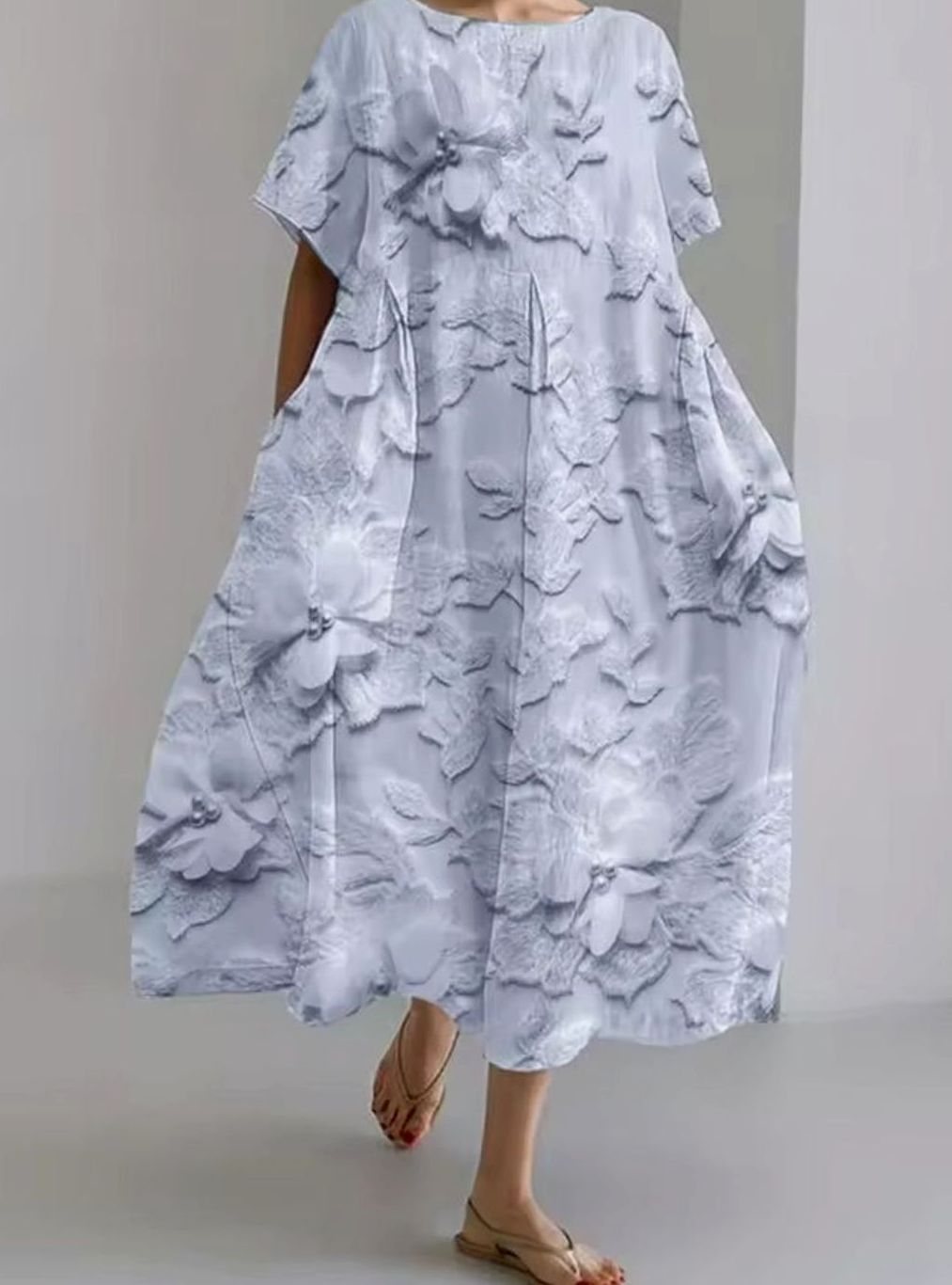 Women's Loose Floral Applique Round Neck Midi Dress - Light Blue